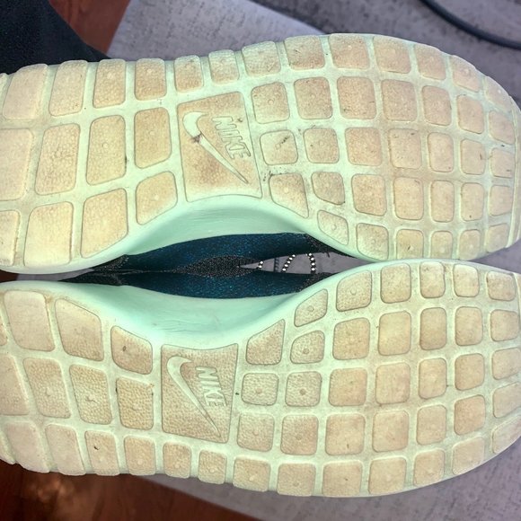 LIMITED EDITION Nike Roshe Run Size 7.5 - Picture 7 of 7
